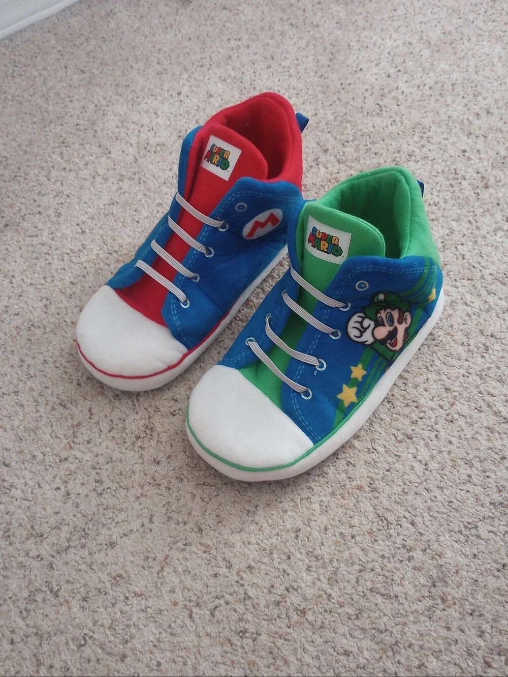 Super Mario Bros Slippers Boys Size 4-5
